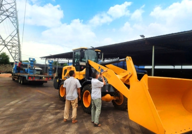 Máy xúc lật gầu 1.6 khối, nâng tải 3m. Hoàn tất bàn giao tại Đồng Nai