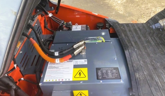 So sánh pin lithium và ắc quy cho xe nâng