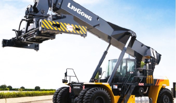 Khi Nào Cần Bảo Trì Xe Nâng Container