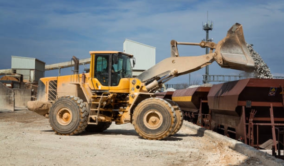 Hướng Dẫn Vận Hành Xúc Lật Nhỏ An Toàn