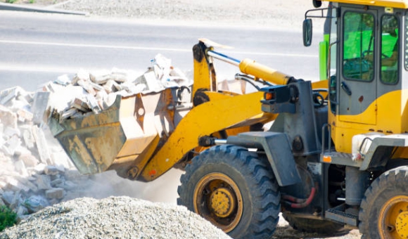 Lưu Ý Khi Sử Dụng Dầu Phanh Máy Xúc Lật