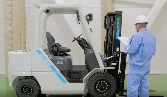 Bugi xe nâng là gì? Lý do nên dùng phụ tùng chính hãng