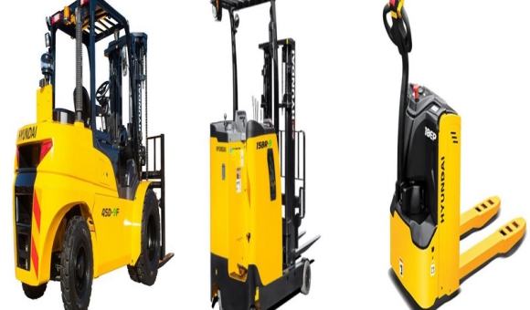 So sánh xe nâng điện ngồi lái và đứng lái 