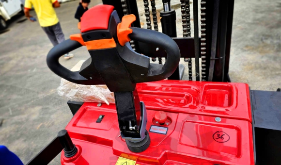 Hướng Dẫn Bảo Trì Xe Nâng Điện Đứng Lái