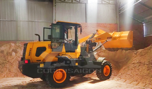 Máy Xúc Lật Nhỏ | Giải Pháp Hiệu Quả Nhà Xưởng Kho Tập Kết