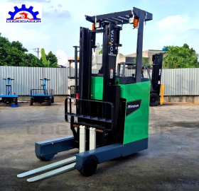 XE NÂNG ĐỨNG LÁI TOYOTA 2019