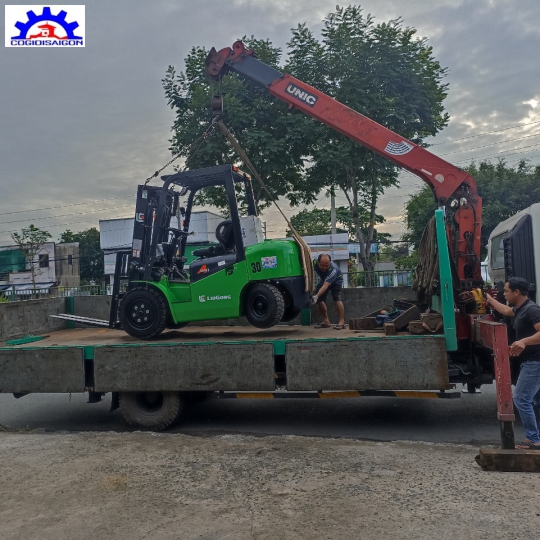 Bàn giao xe nâng dầu 3 tấn cpcd30