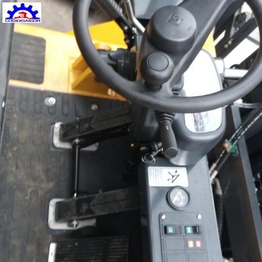 Xe nâng 5 tấn clg2050h